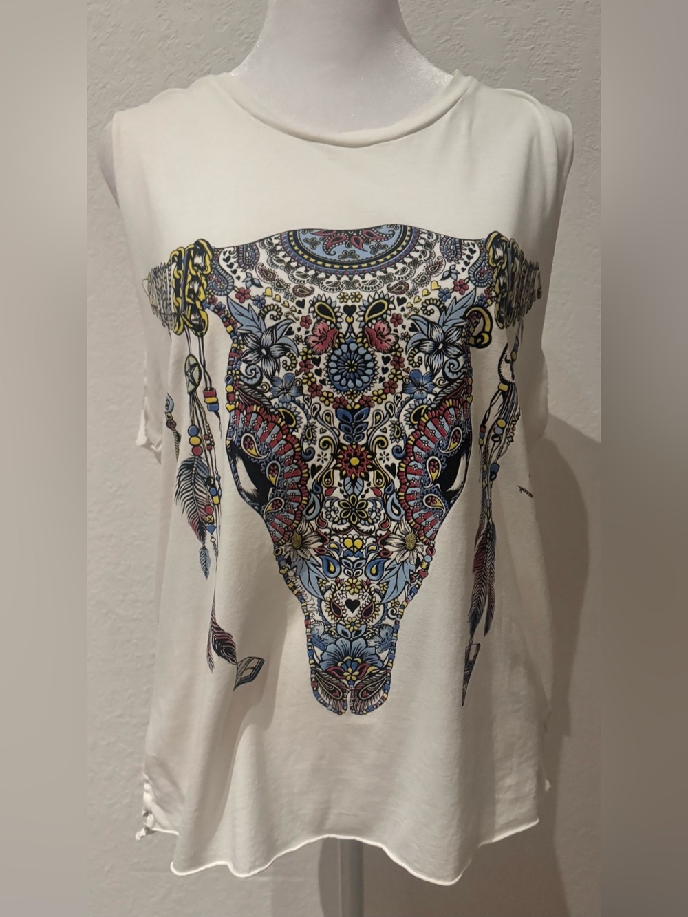 Lauren Moshi Kel ivory sleeveless top with intricate boho style cow skull print